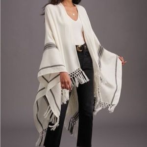 Beautiful Anthropologie Gwendolyn Shawl Wrap Poncho EUC OS